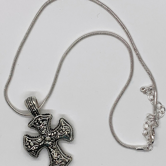 Necklace and Earring Set Cross Detailed Design NEW - Picture 3 of 4